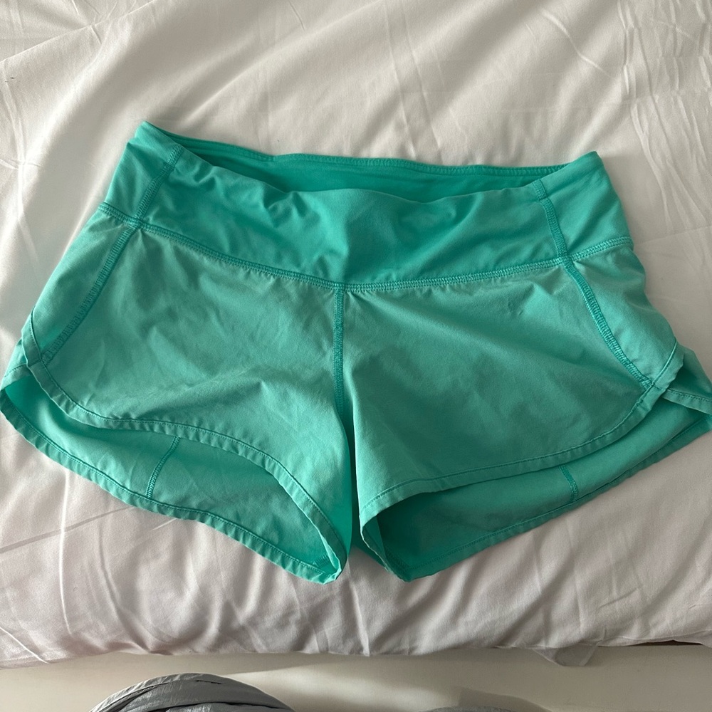 Lululemon Speed Ups 2.5 inch seam size 4